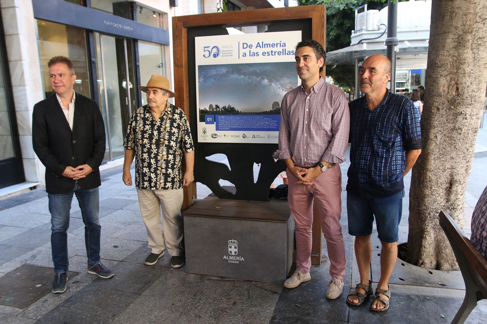 Jesús Aceituno, Carlos de Paz y Joaquín Pérez de la Blanca en la apertura de la muestra.