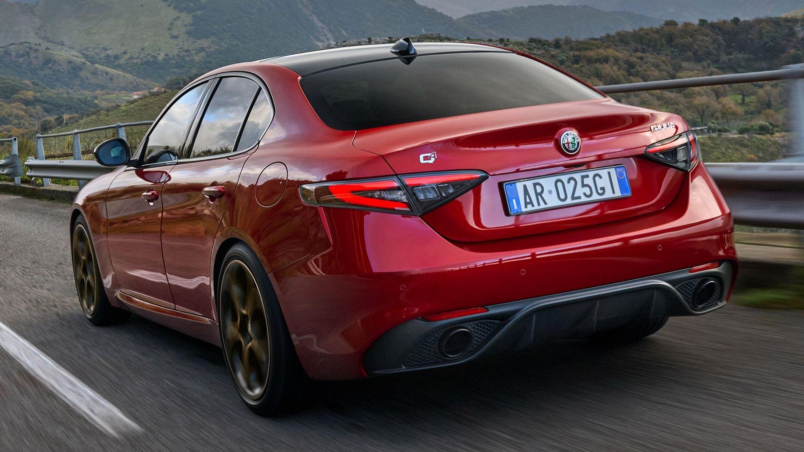 Giulia y Stelvio calcan muchos de los recursos diferenciales que Alfa añade a esta serie especial.