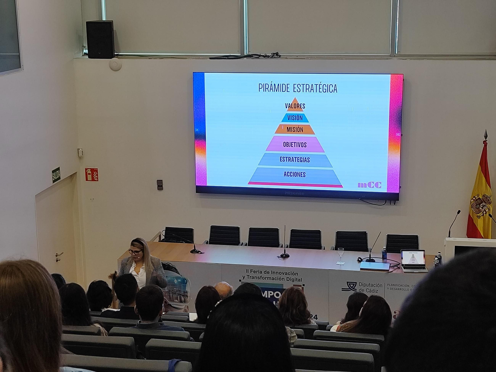 Mónica Casanova, durante un momento de su ponencia Mónica Casanova, durante un momento de su ponencia