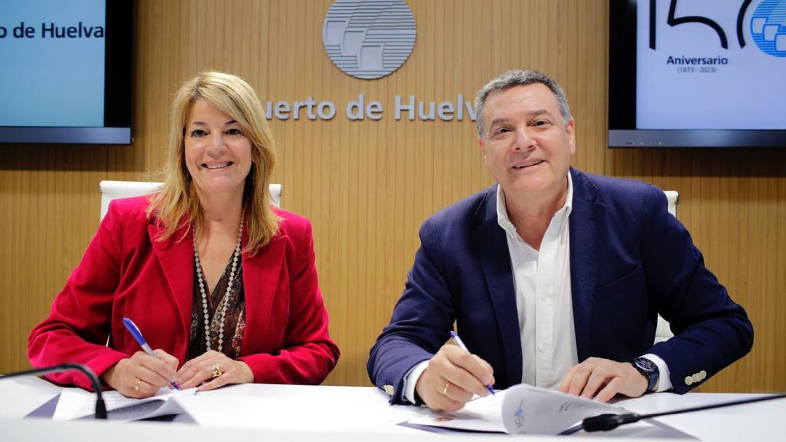 Firma del convenio entre el Puerto y la Hernandad Sacramental