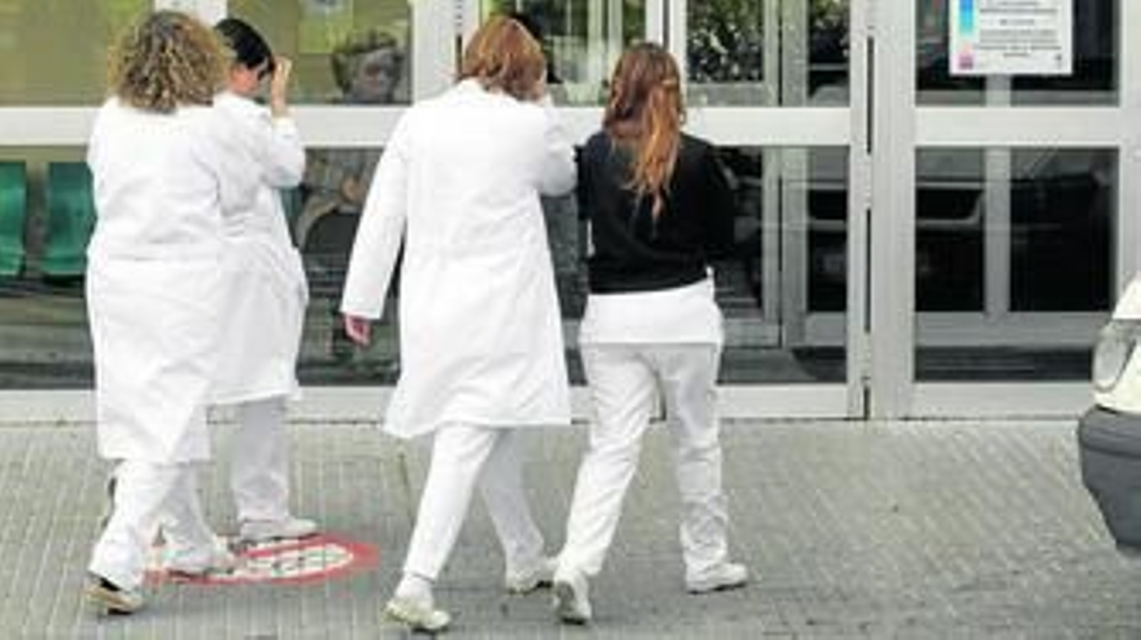 Se han contratado 4 médicos, 15 enfermeros, 15 auxiliares y un celador para los hospitales de la capital.