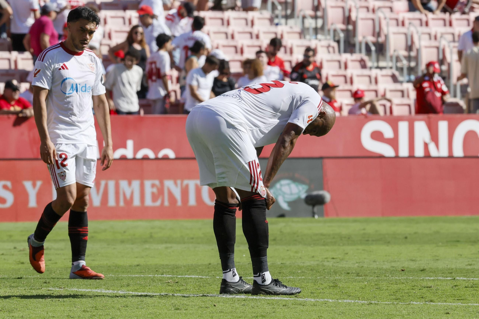 Marcao se lamenta tras su mal despeje de cabeza ante el Mallorca que supuso el 1-3 de Mateo Joseph.