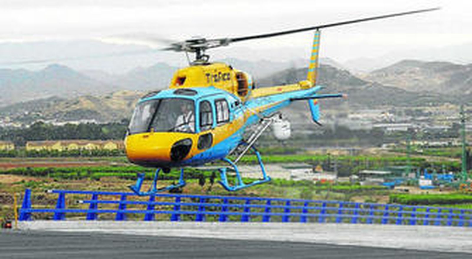 El helicóptero de la DGT sanciona a 51 coches en cinco meses en la provincia