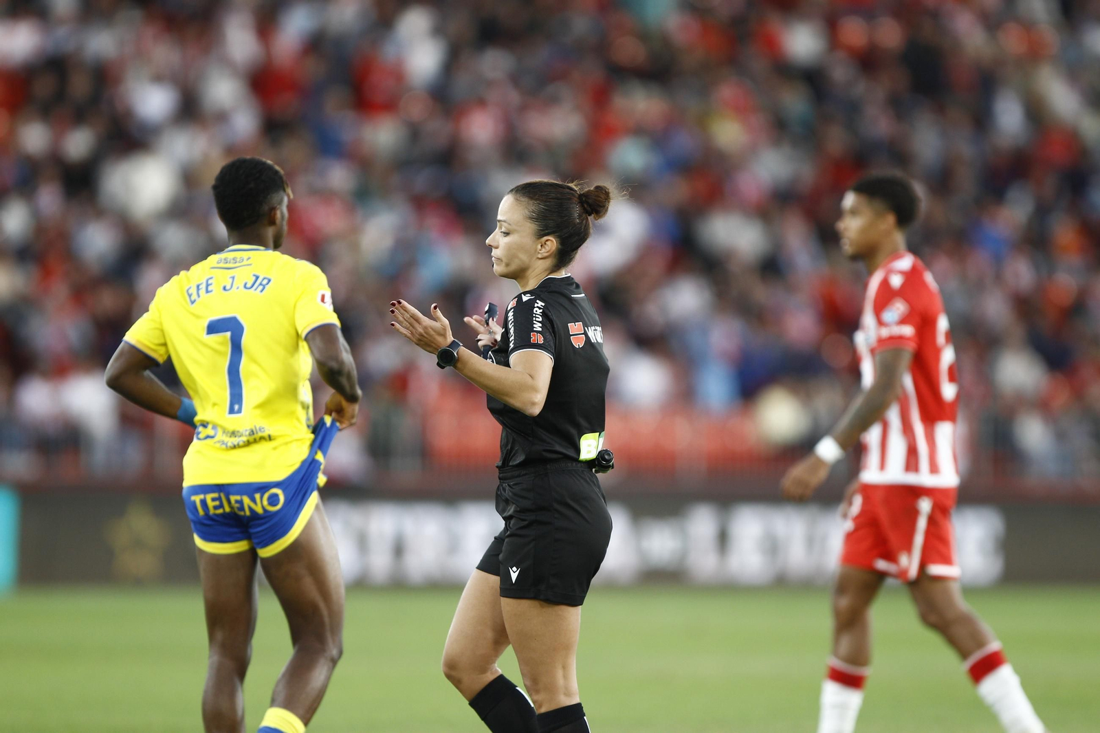 El partido U.D. Almería-Cádiz C.F. en imágenes