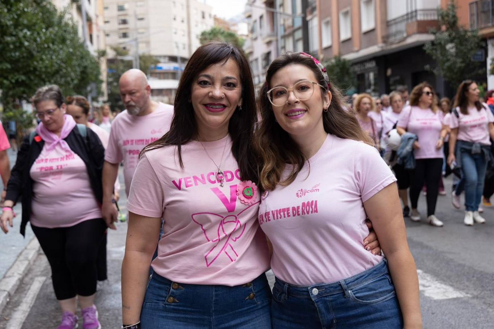 Jaén se viste de rosa con una marcha reivindicativa contra el cáncer de mama
