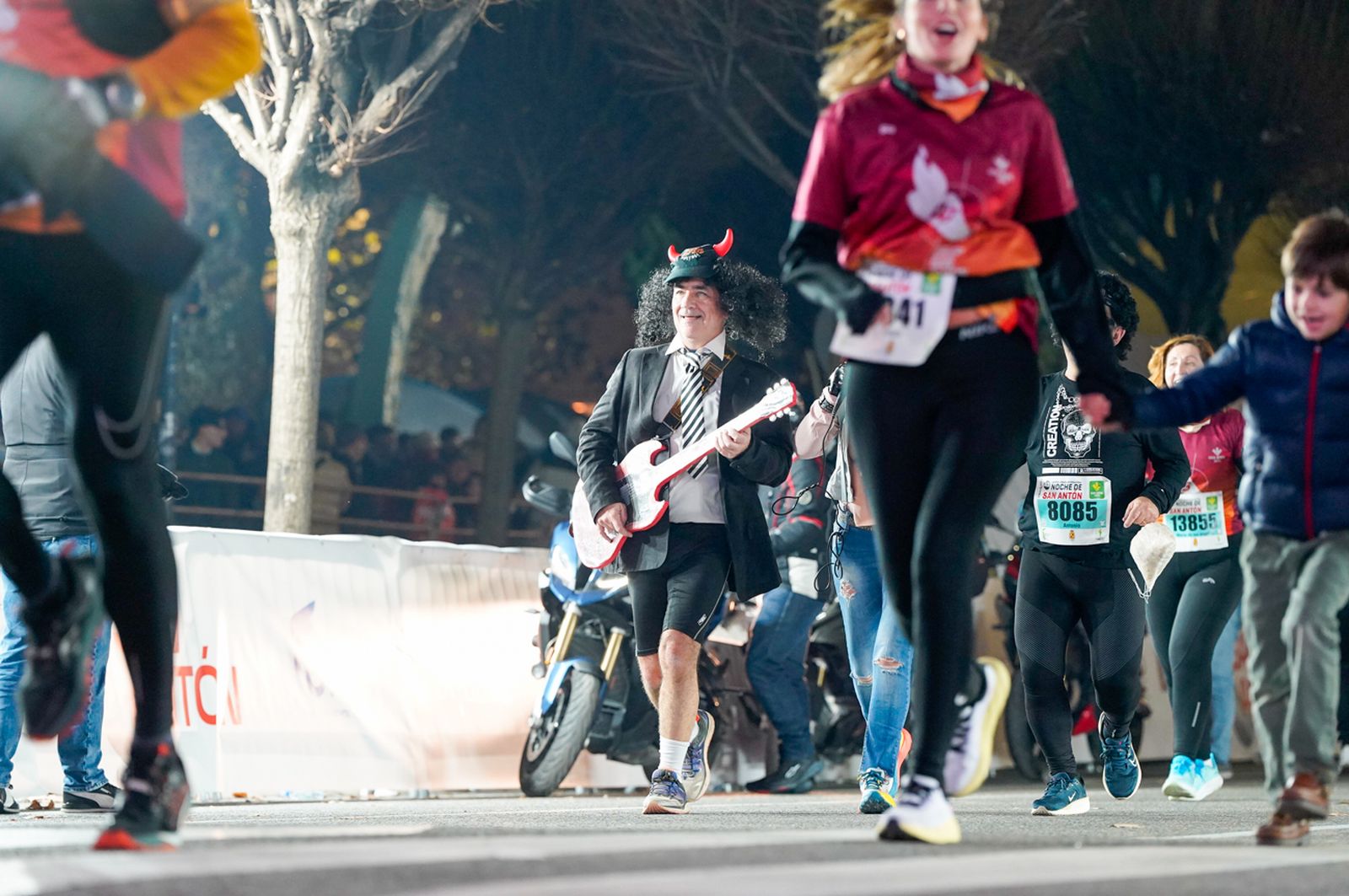 En imágenes: búscate en tu llegada a meta de la Carrera de San Antón 2026 (5)