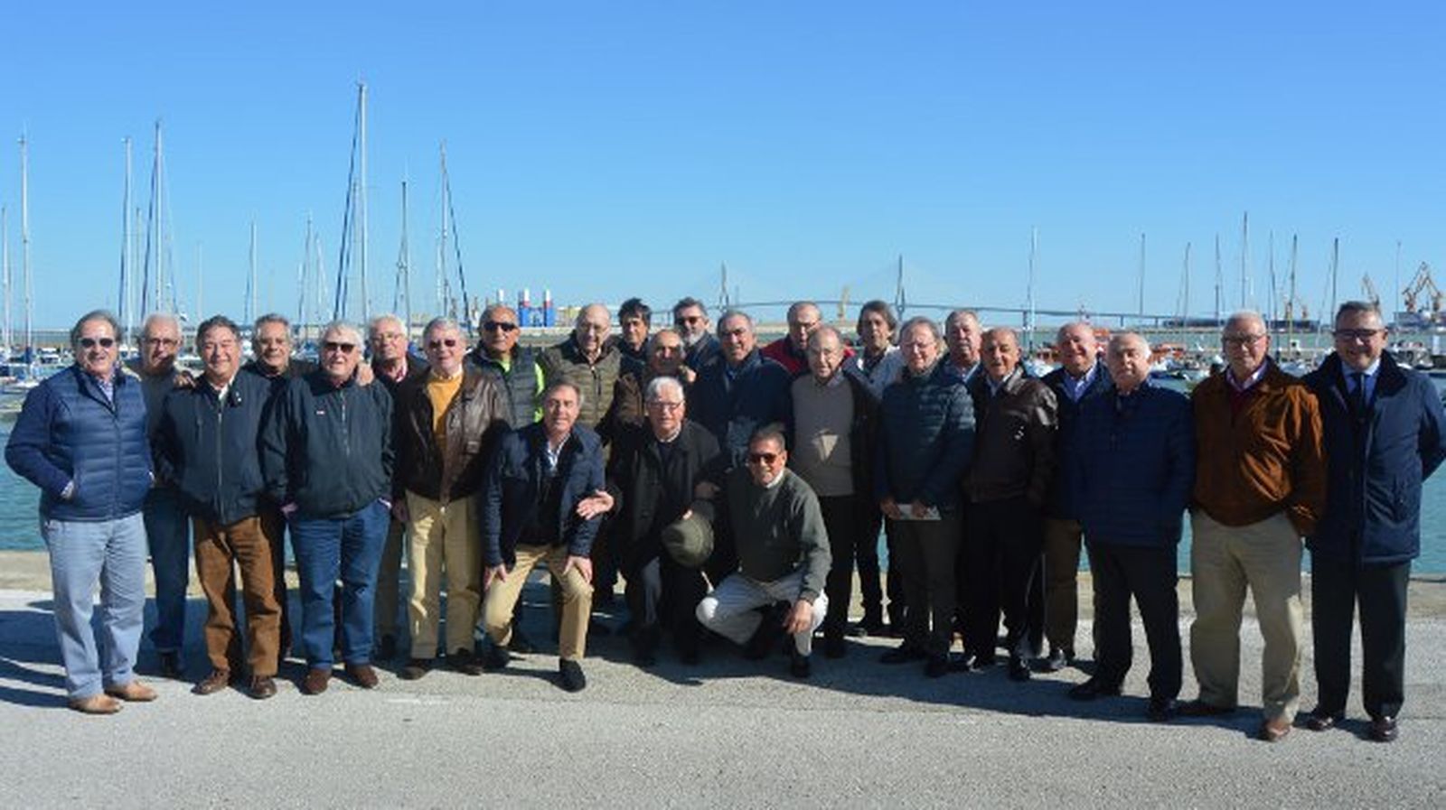 Pepe Vázquez, Juan Quiñones, Javier Delgado Lallemand, Pepe Bote, Juan Lamet, Benito Moral, Nacho Morillo, Joaquín Hortelano, Pepe León Moral, Emilio Galvín, José María Otero, Alejandro Delgado Lallemand, Nono Fernández Cubero,  Alfonso Domecq, Antonio Grimaldi, Francisco Orgambides, Ramiro y Tati Navarro, Pepe Cantalejo, Eduardo Grimaldi, Pepe Cabeza, Ernesto Serrano y Manolo Díez Canel.