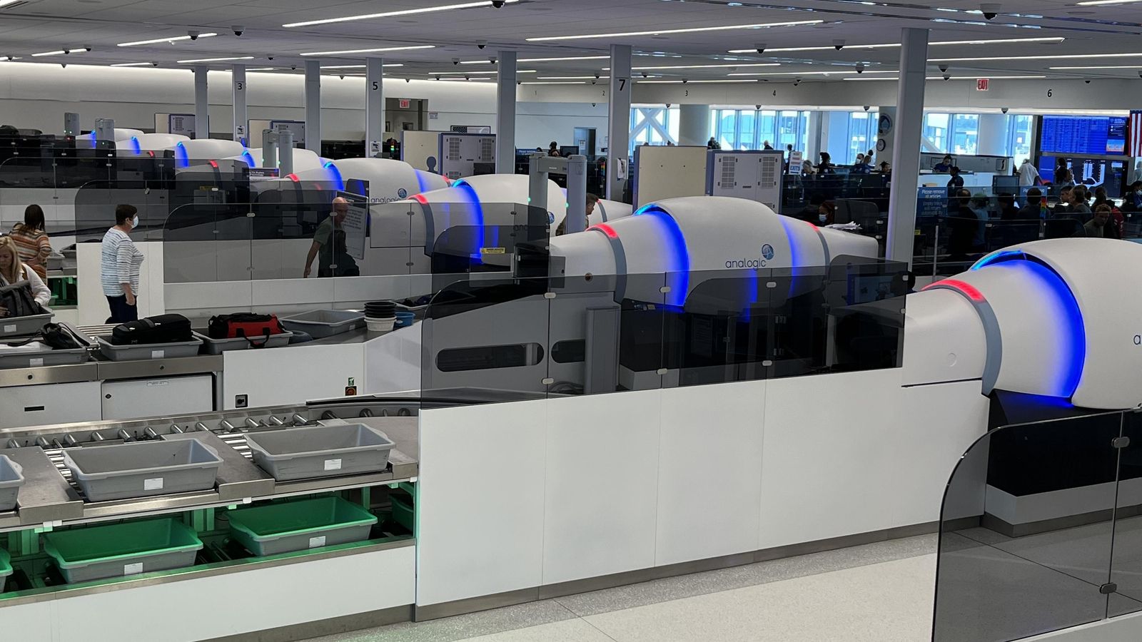 El escáner de aeropuertos para no tener que sacar líquidos ni dispositivos del equipaje