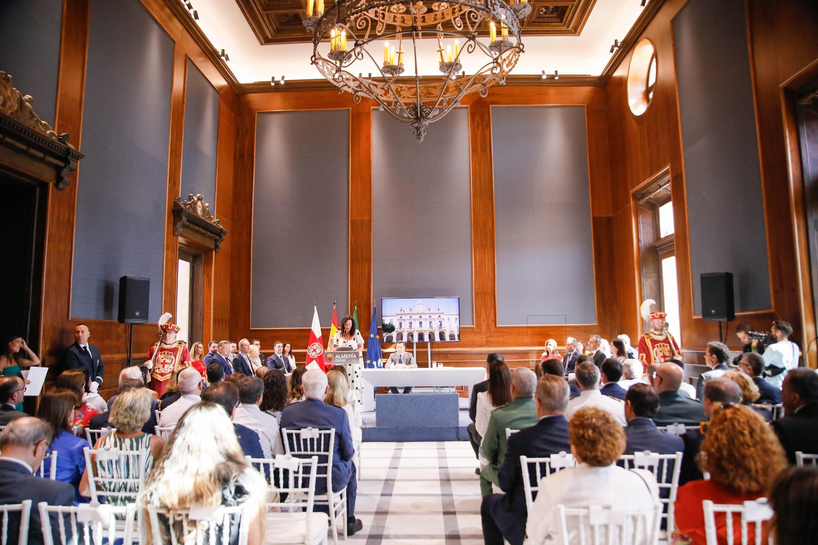 Imágemes de la casa consistorial de Almería