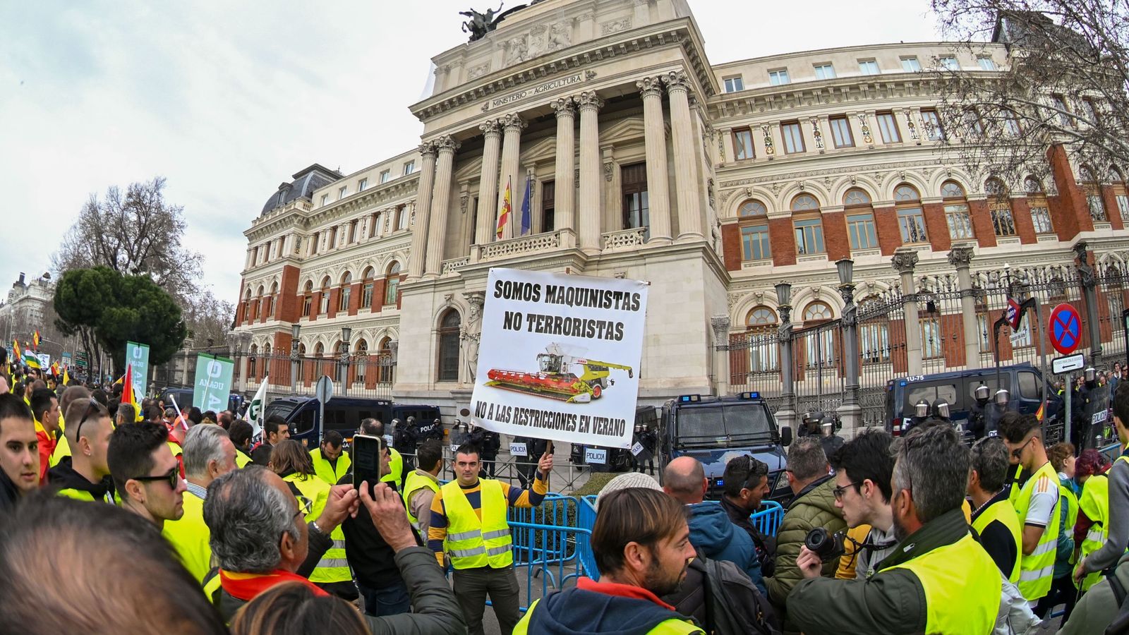 Protesta frente al Ministerio de Agricultura