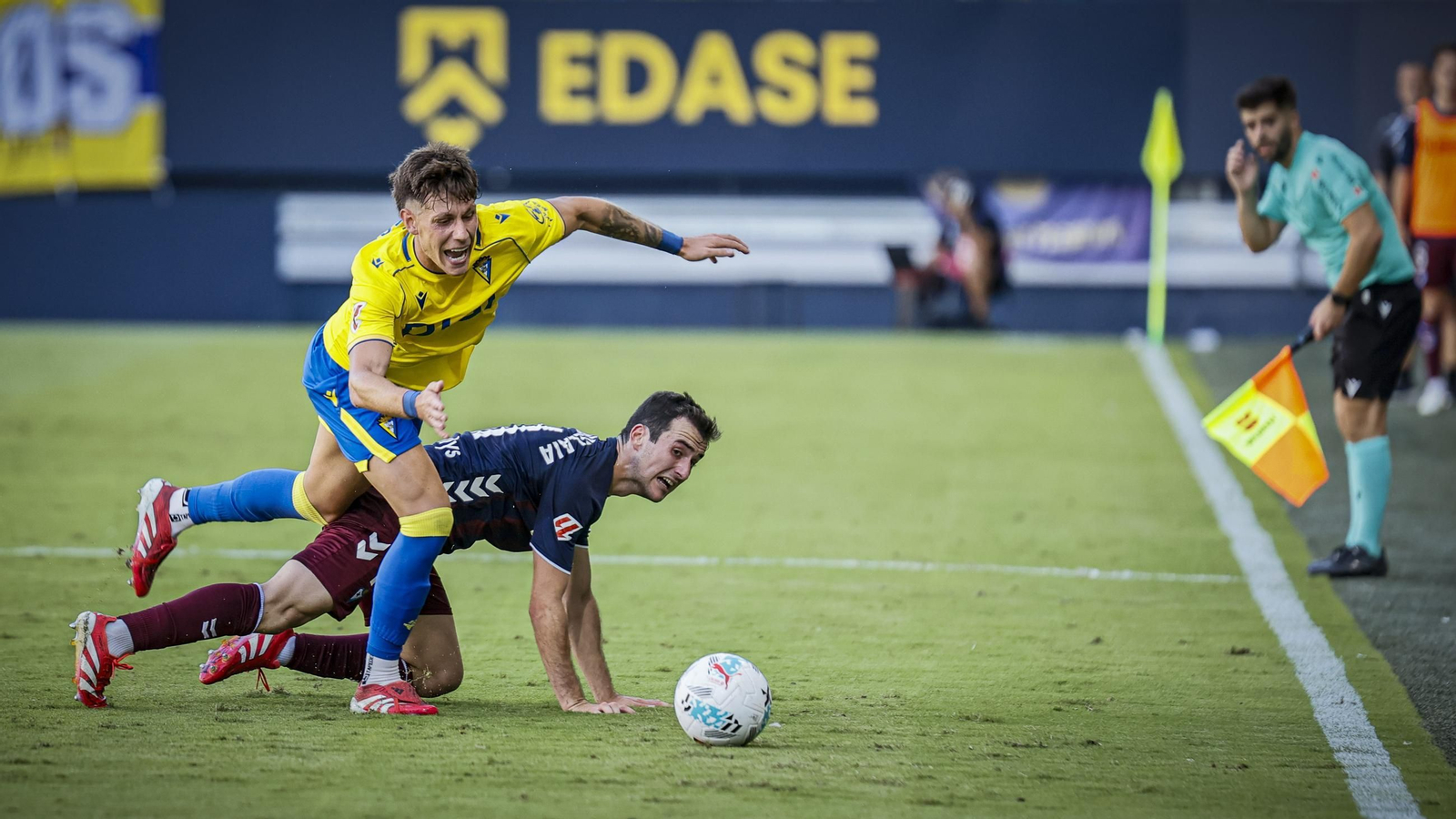 Búscate entre las fotos del partido Cádiz CF - SD Eibar