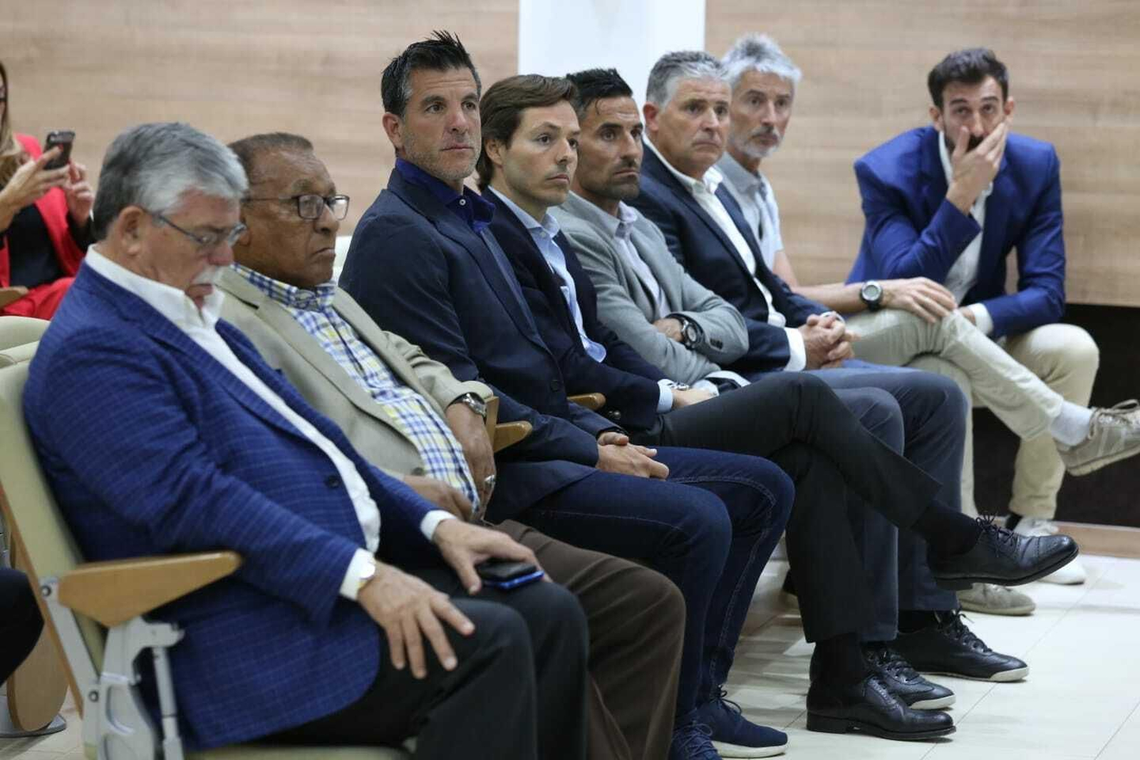 Las fotos de la presentación de Víctor con el Málaga