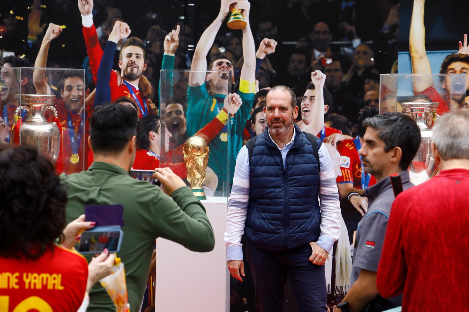 Los colegios de Córdoba disfrutan de la Fan Zone de la selección española, en imágenes