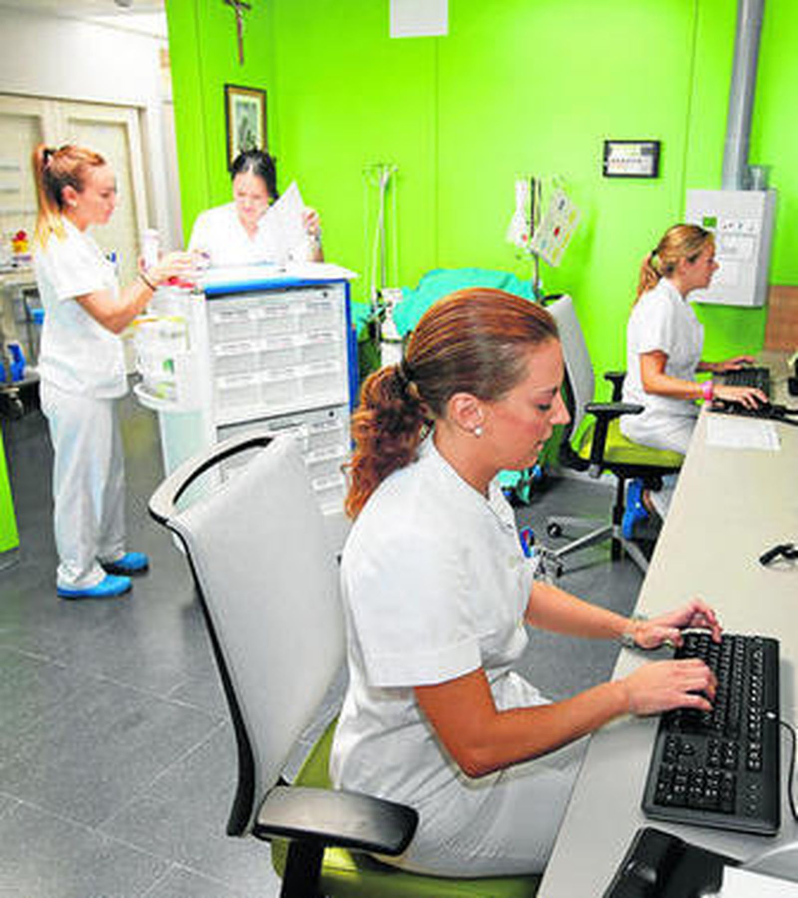 El personal de urgencias y hospitalización recibe una alta valoración.