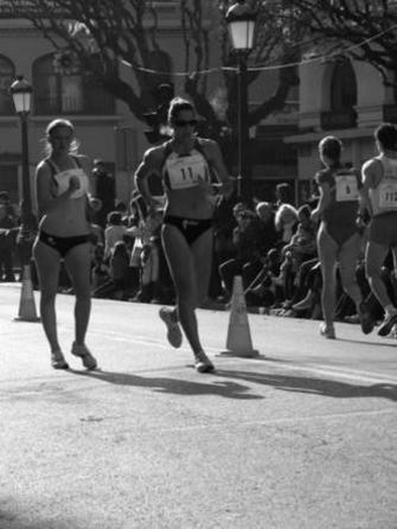 Ainhoa Pinedo (dorsal 11), durante una prueba.