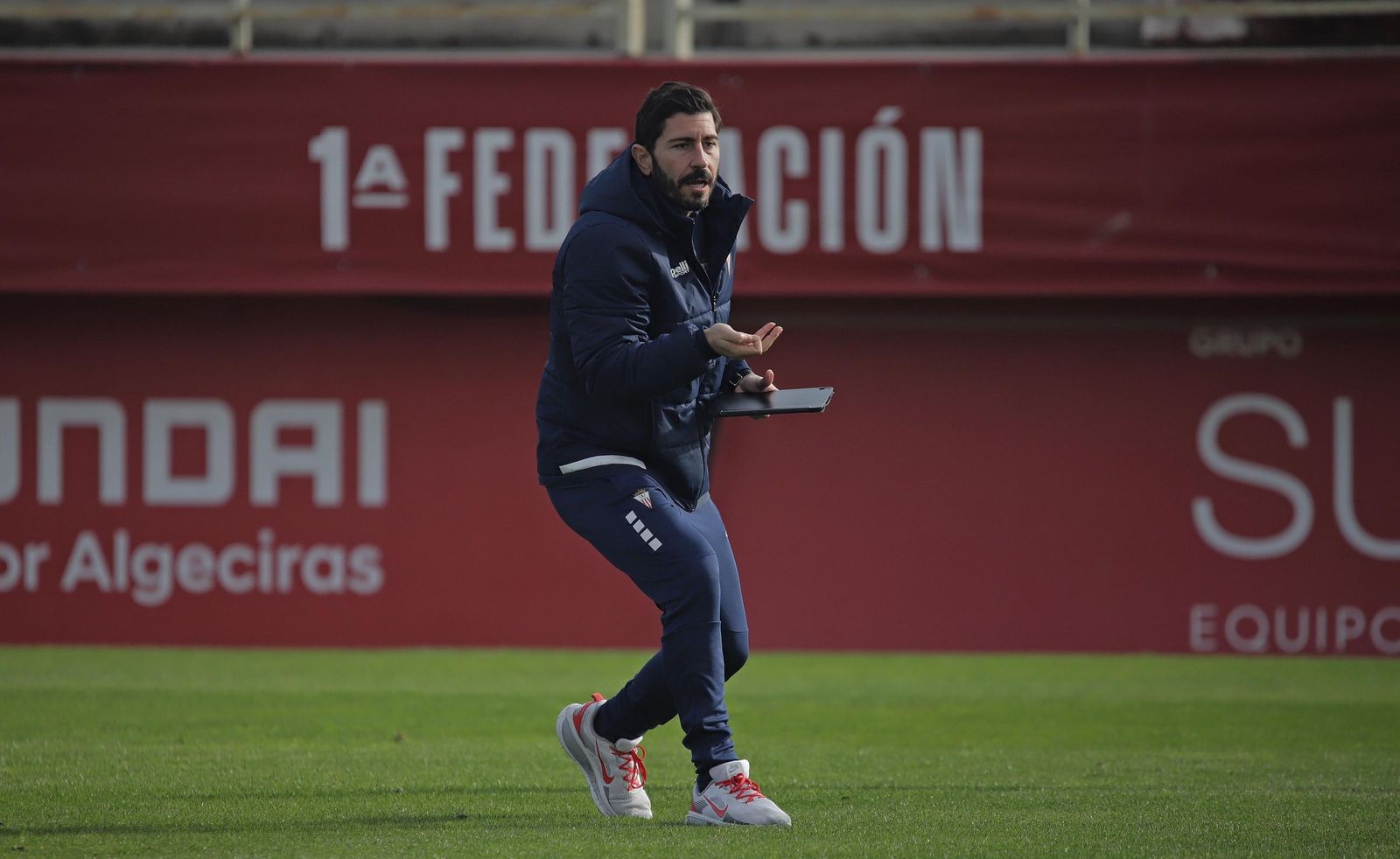 Fotos del Algeciras en su preparación para la visita al Real Murcia
