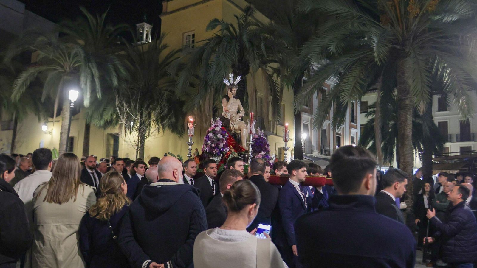 Fotogalería: Vía Crucis Hermandad de los Estudiantes 2025