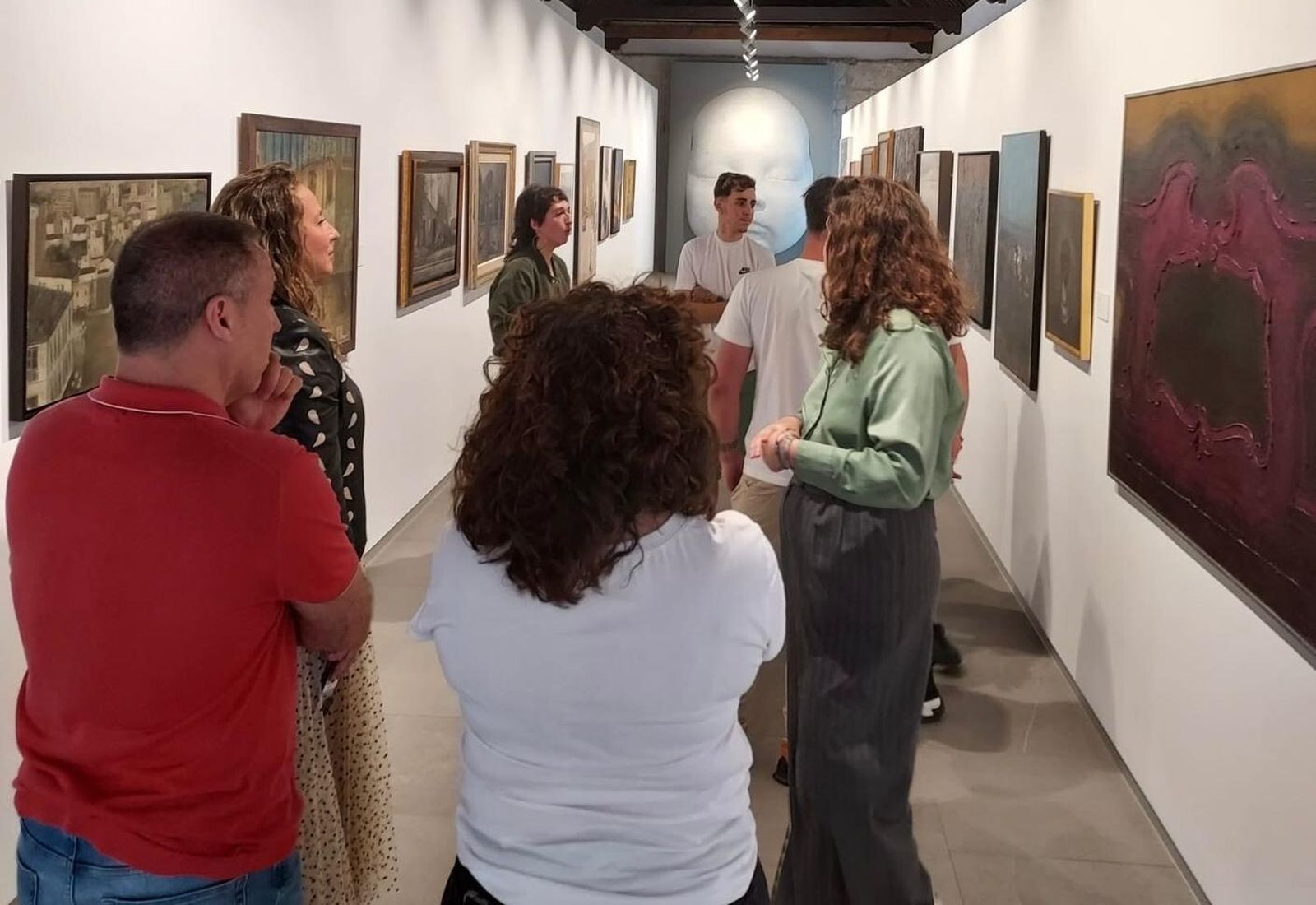 Visita de los jóvenes al Museo.