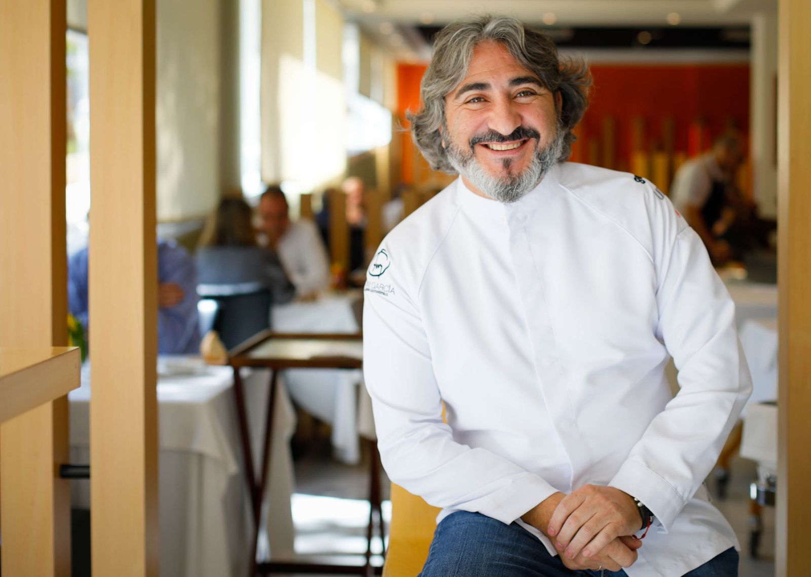 Retrato a Tony García en pleno servicio.