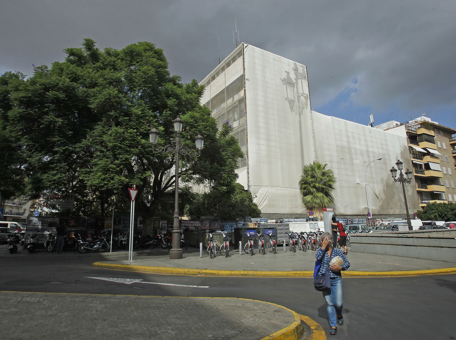 Fachada exterior de la antigua comisaría de la Gavidia.