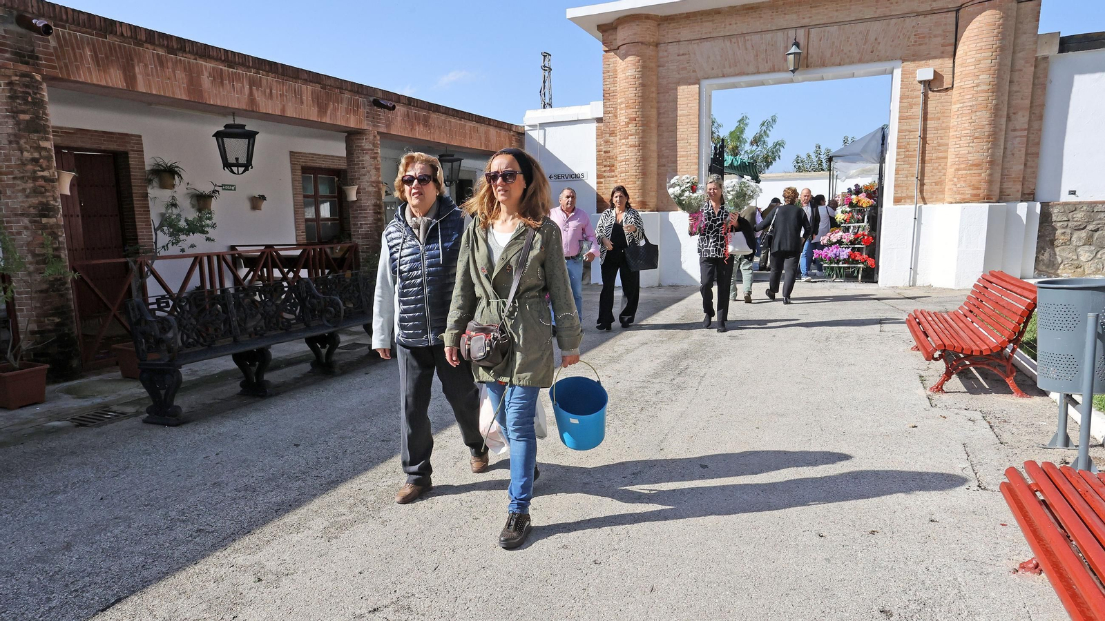 Imágenes del cementerio de Jerez en el Día de los Fieles Difuntos