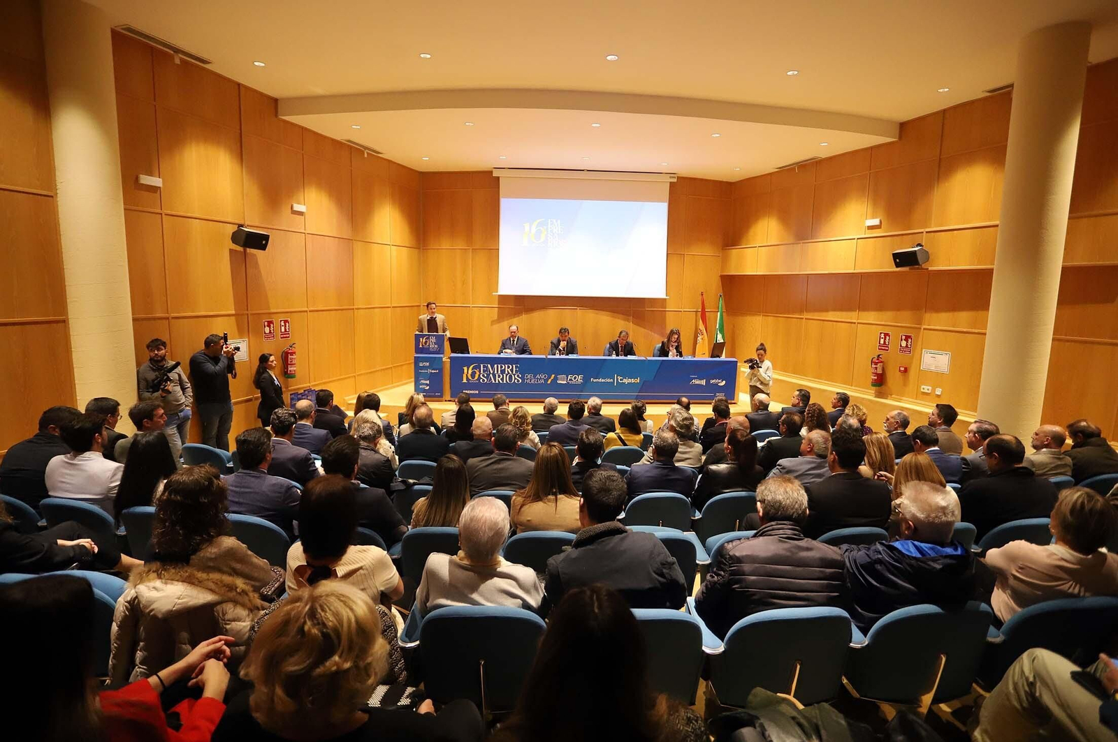 Imágenes de la entrega de los XVI Premios Empresarios del Año de Huelva