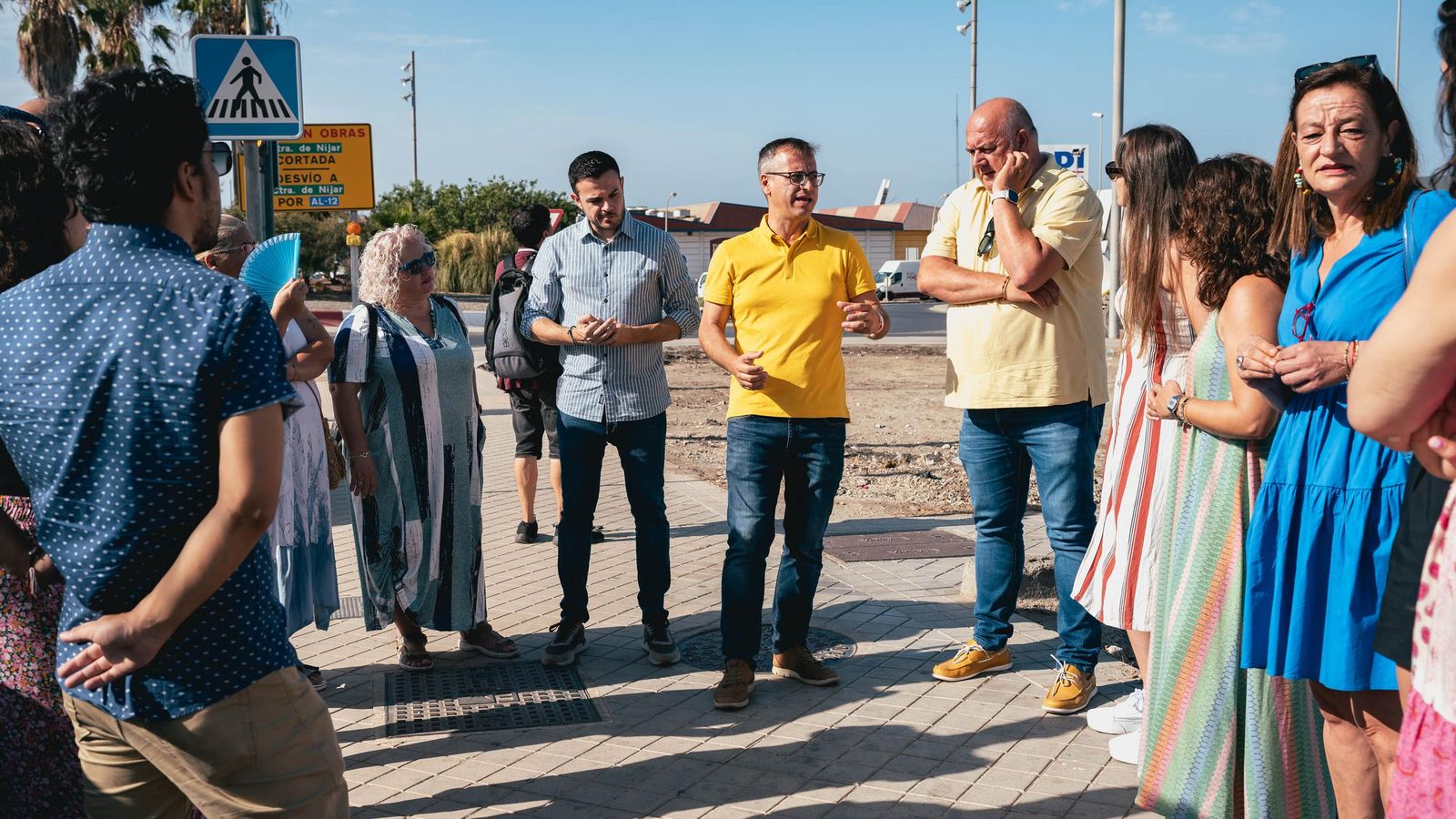 Bleda y Urdiales, con vecinos de El Puche
