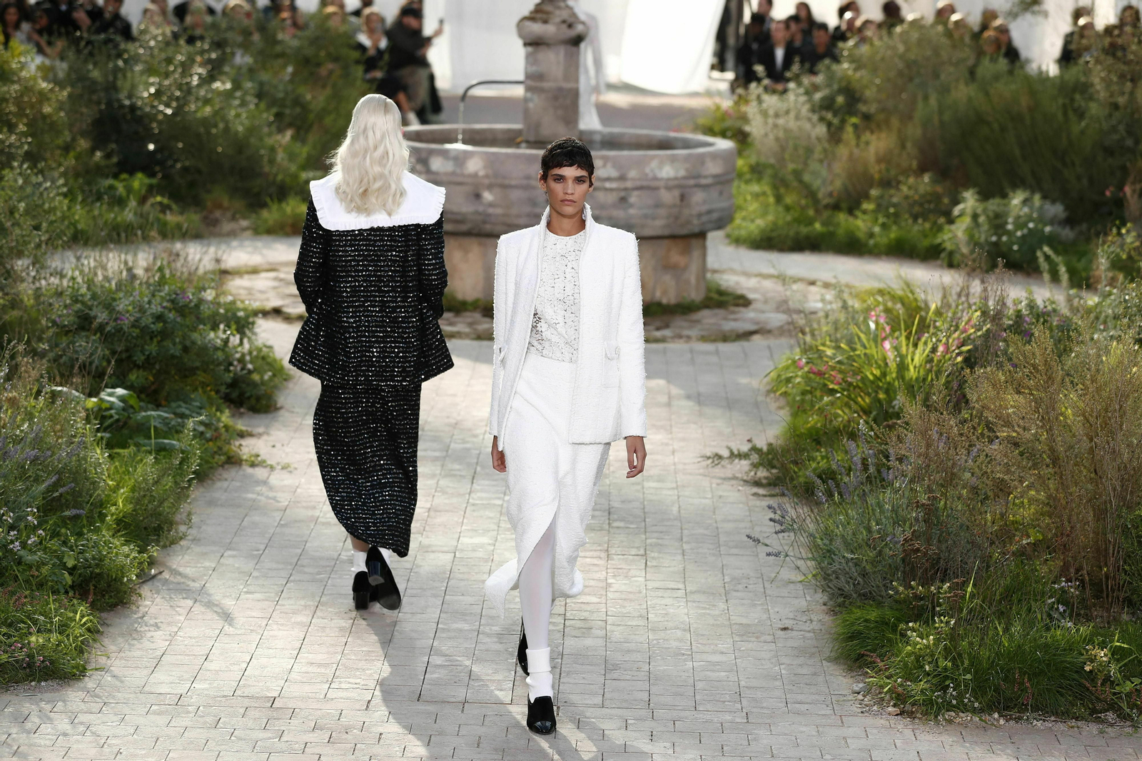 El desfile completo en fotos de Chanel el la Semana de la Alta Costura de París S/S 2020