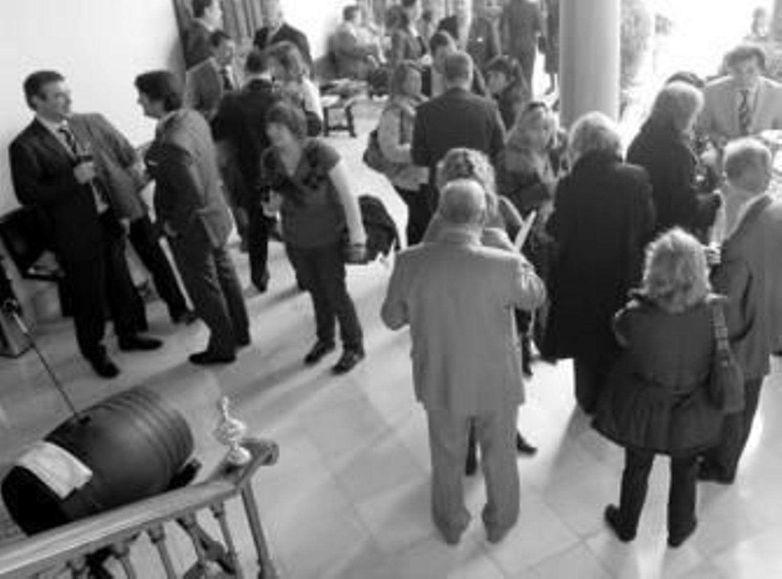 Un aperitivo tras la reunión de la Conferencia de Consejos Reguladores, ayer en la Casa del Vino.