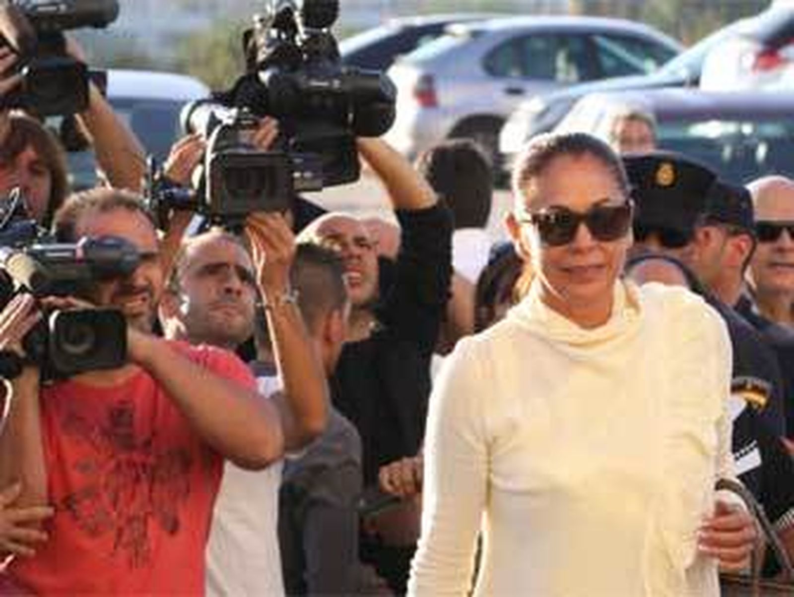 Isabel Pantoja pide aplazar su ingreso en la cárcel para cumplir con conciertos