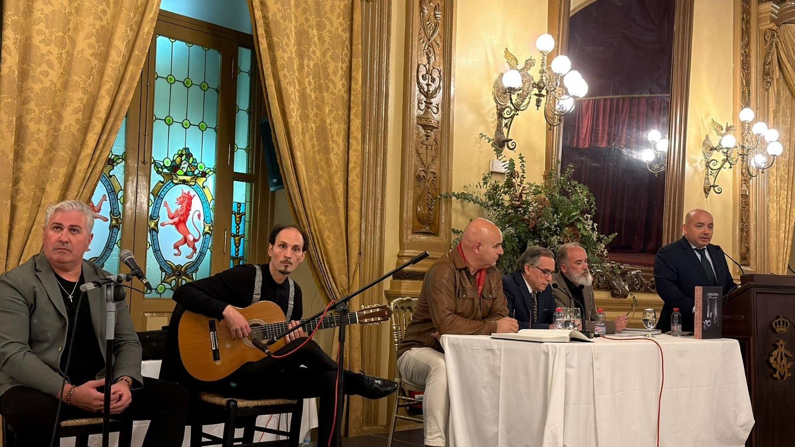Presentación del libro en el Círculo de la Amistad.