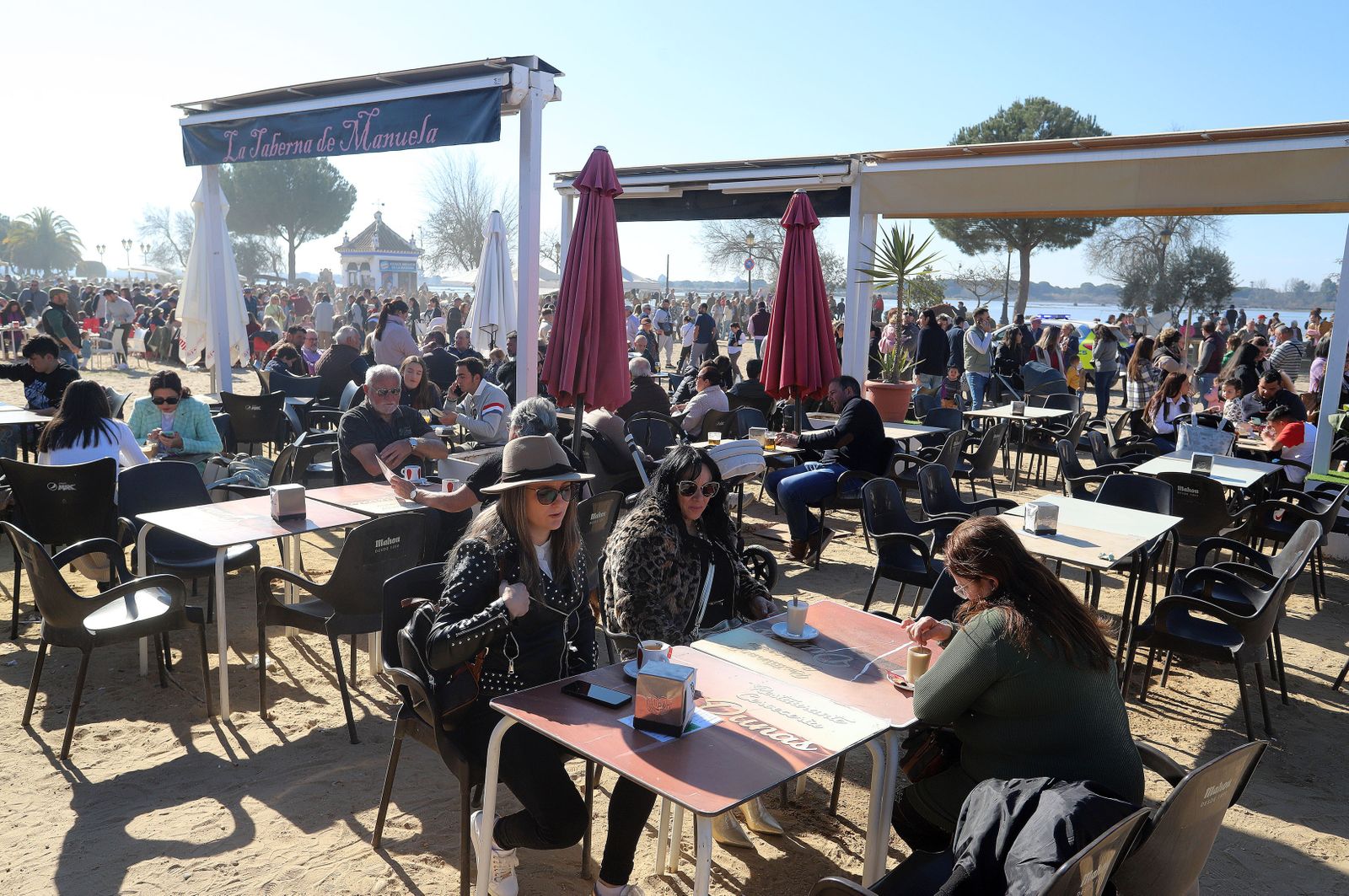 Imágenes del ambiente en la aldea del Rocío para celebrar la Candelaria