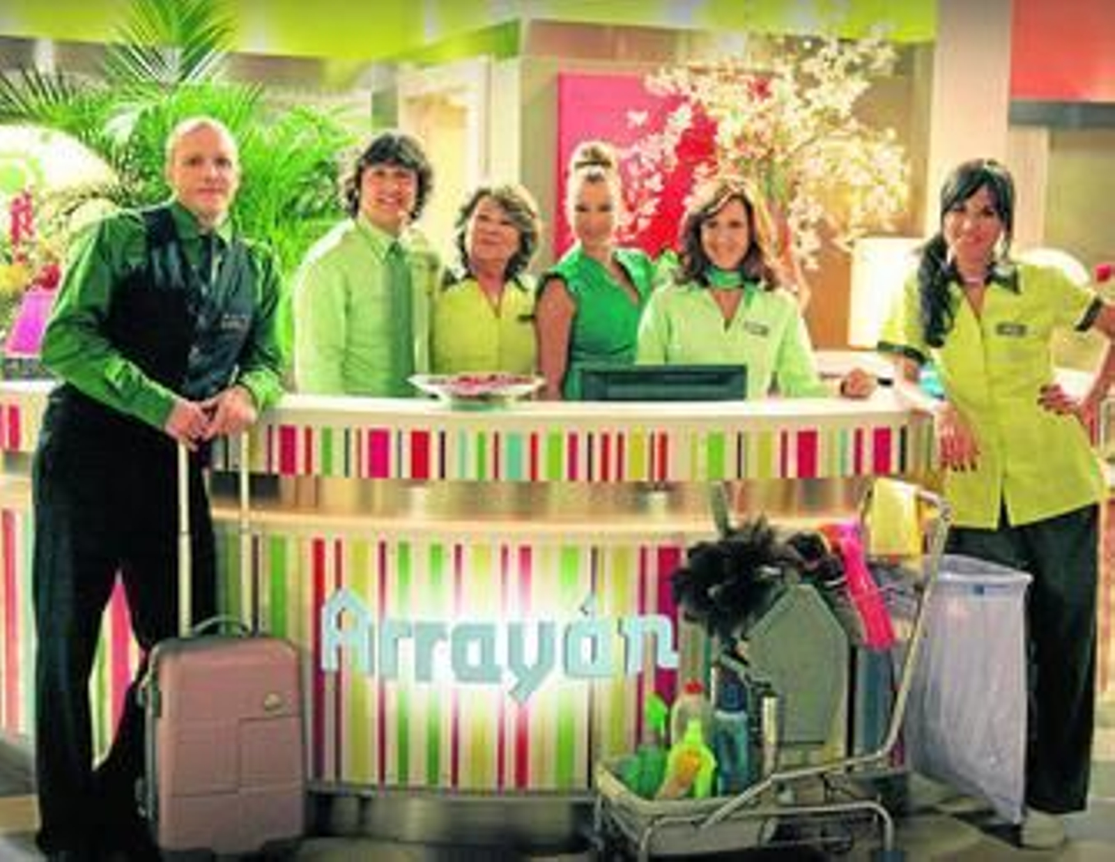 Algunos de los personajes principales de esta última temporada de la ficción andaluza 'Arrayán'.