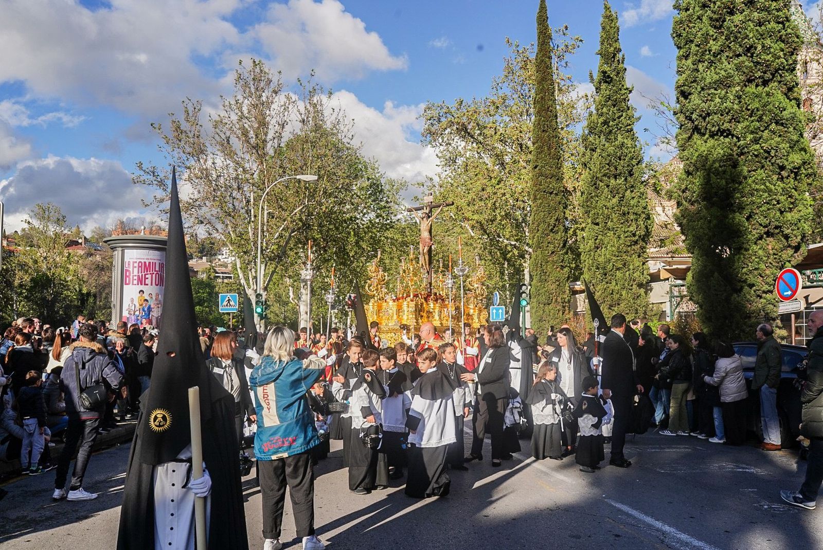 Escolapios realiza su estación de penitencia en Granada