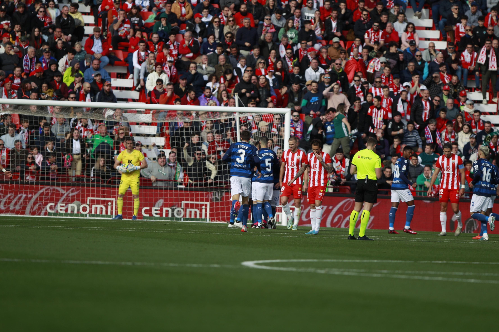 Imágenes del partido de fútbol U.D. Almería-Real Betis Balompié