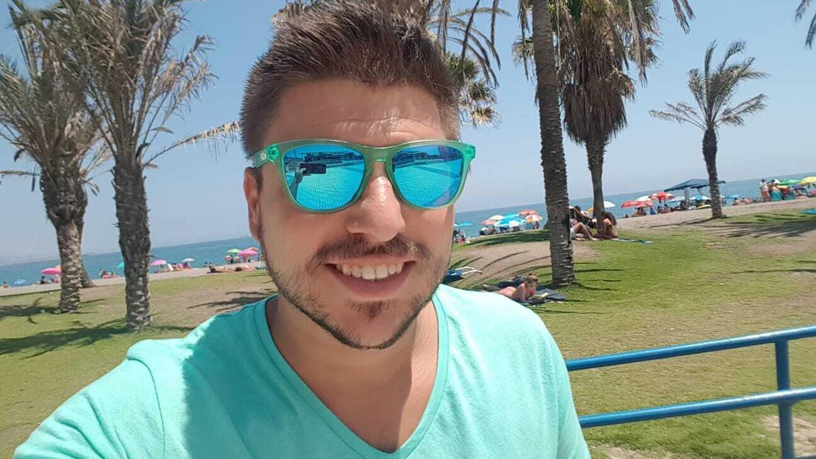 Manuel Rebollo en el paseo marítimo de Málaga Manuel Rebollo en el paseo marítimo de Málaga