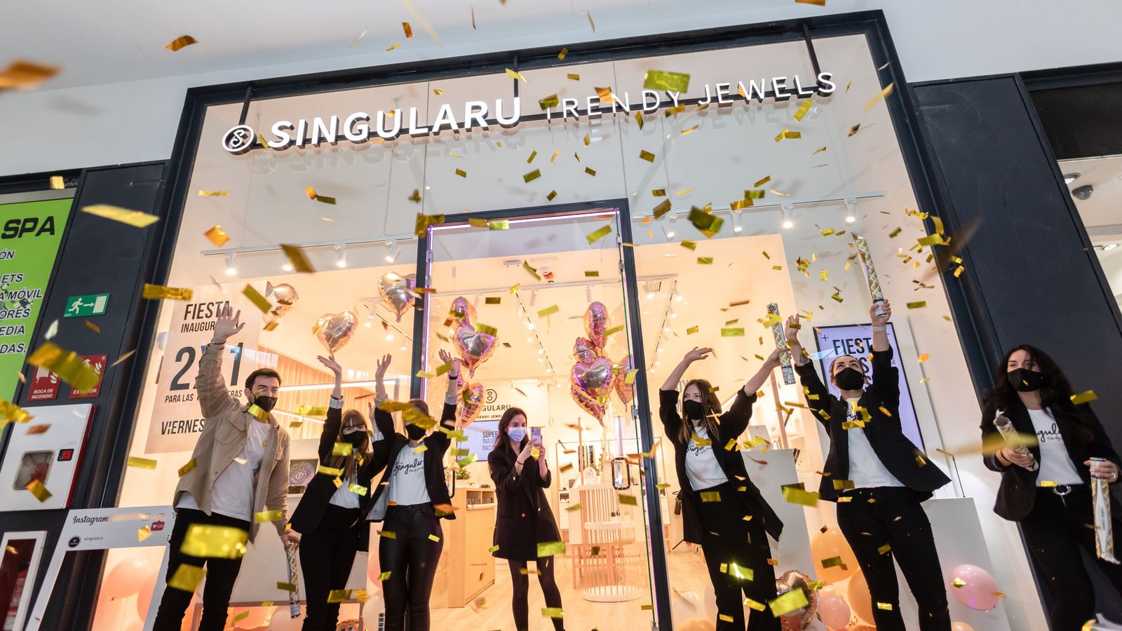 Inauguración de una tienda Singularu.