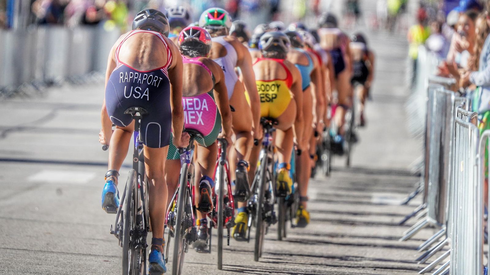 Series Mundiales de triatlón: Cassandre Beaugrand, nueva reina mundial