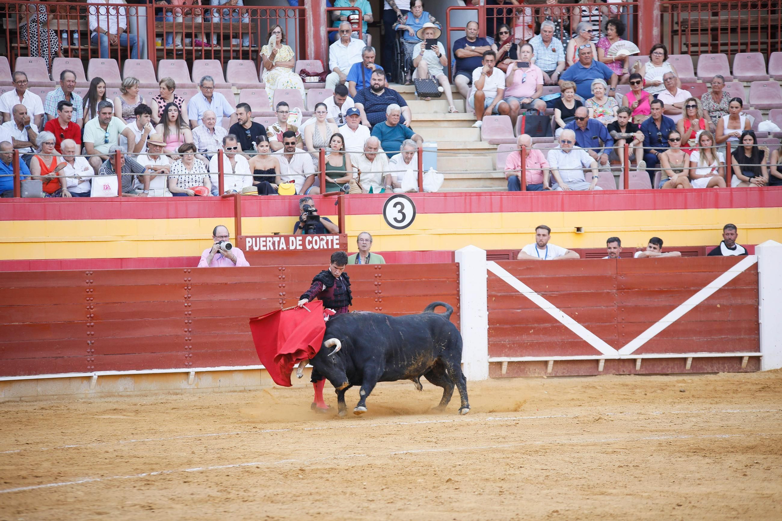 Imágenes de la corrida de toros en Roquetas de Mar