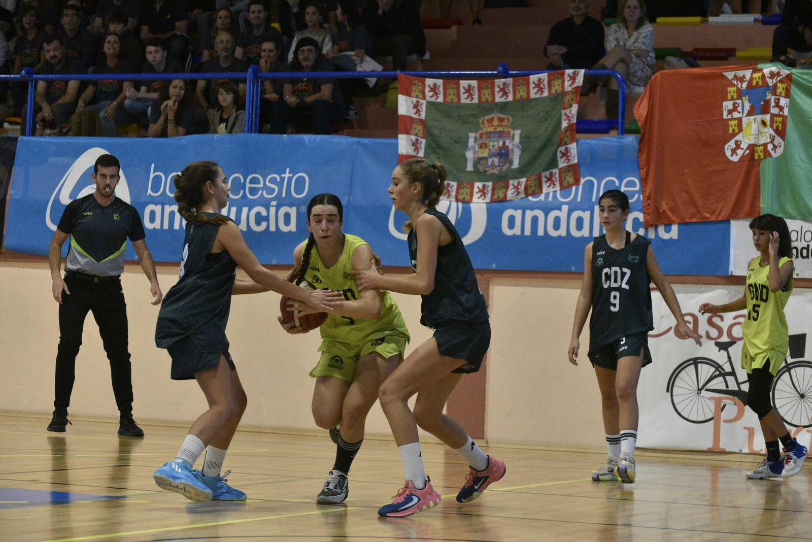 La primera jornada del Andaluz infantil femenino de baloncesto en La Línea