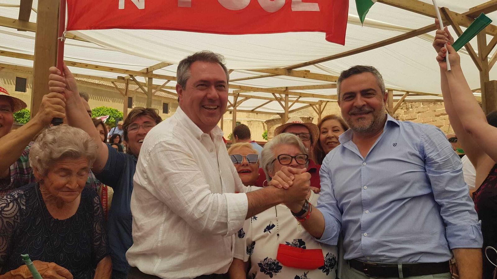 Juan Espadas y Juan Antonio Lorenzo durante el acto celebrado en la capital