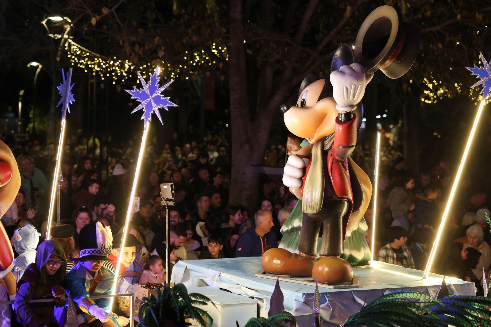 Los Reyes Magos llenan Málaga de ilusión tras la lluvia