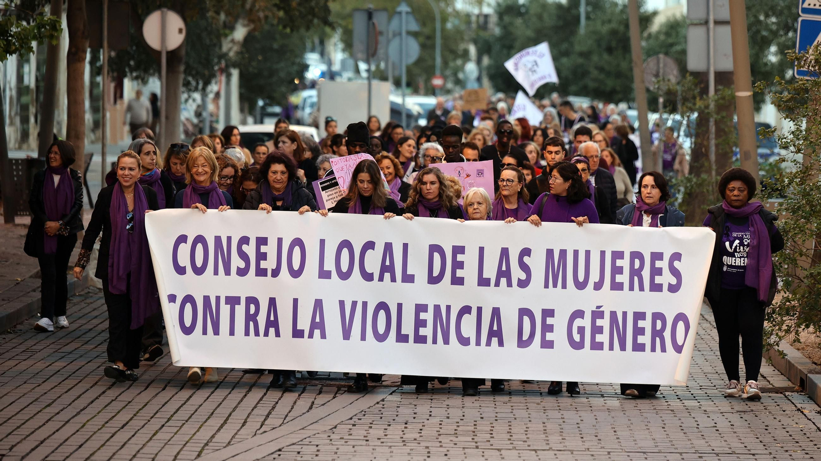 Imágenes de la manifestación del 25N 2024 en Jerez