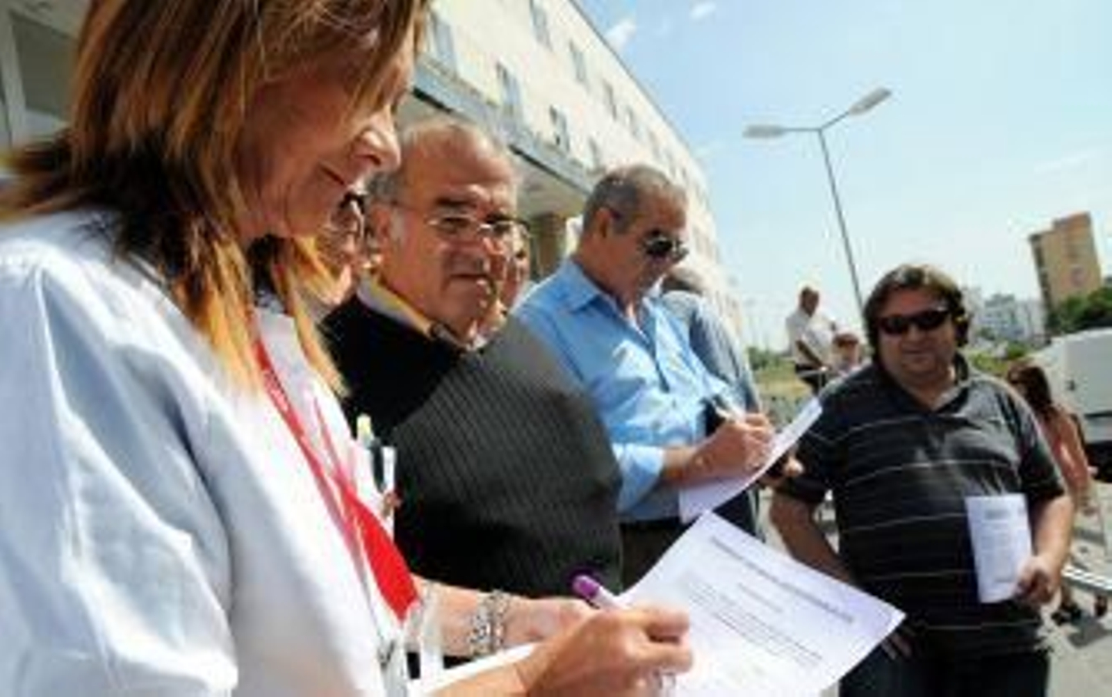 Comienza la campaña para pedir aparcamientos gratis en el hospital