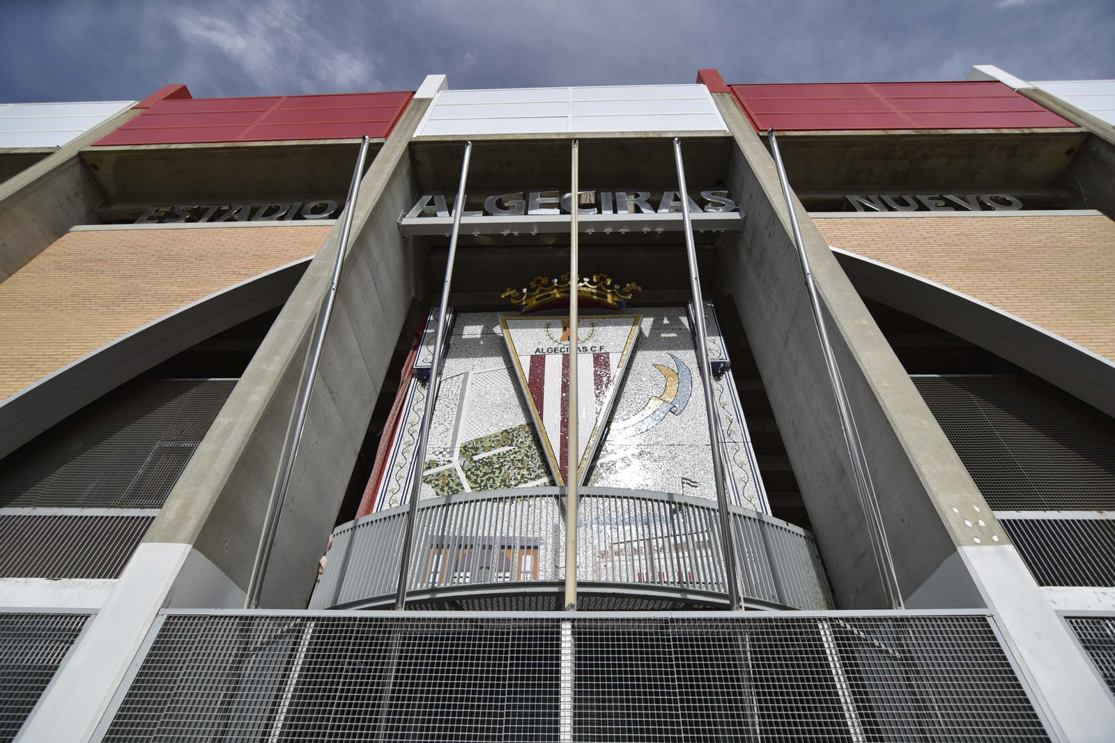 La fachada principal del Nuevo Mirador de Algeciras.