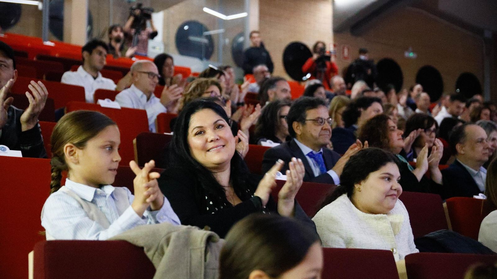 Familiares de Tomatito no quisieron perderse un acto tan importante para el guitarrista.