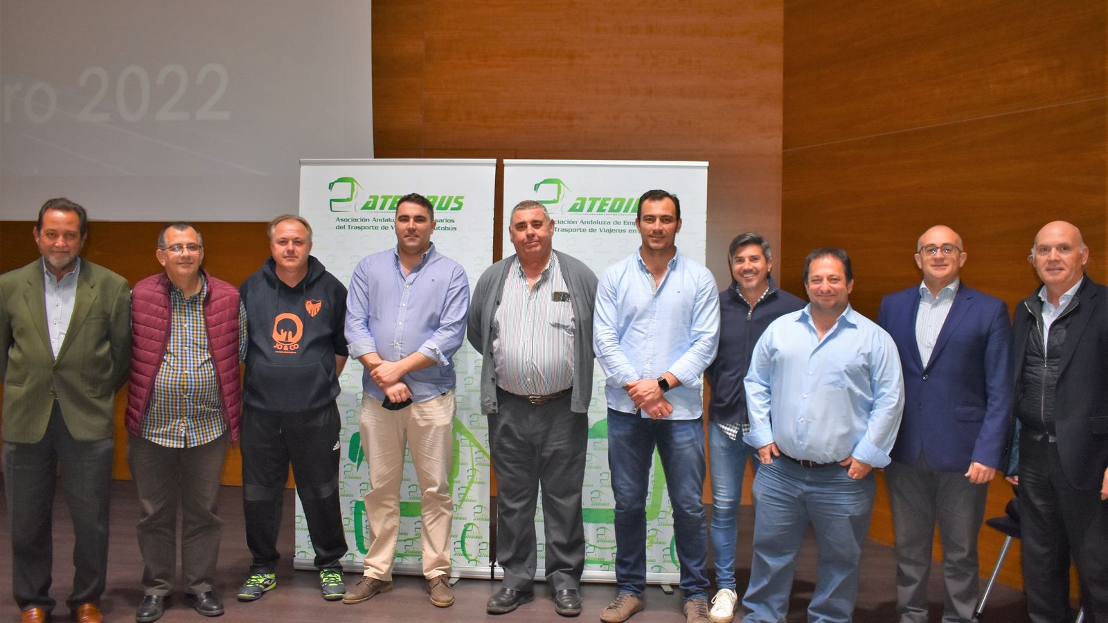 De izquierda a derecha, Jesús Moreno, Antonio Hans, Antonio Carrasco, Rubén Cid, Rafael Cabello,  Manuel Gutiérrez (presidente), Roberto Gutiérrez (vicepresidente), Francisco Rodríguez, Jorge Lacueva y Francisco Molina