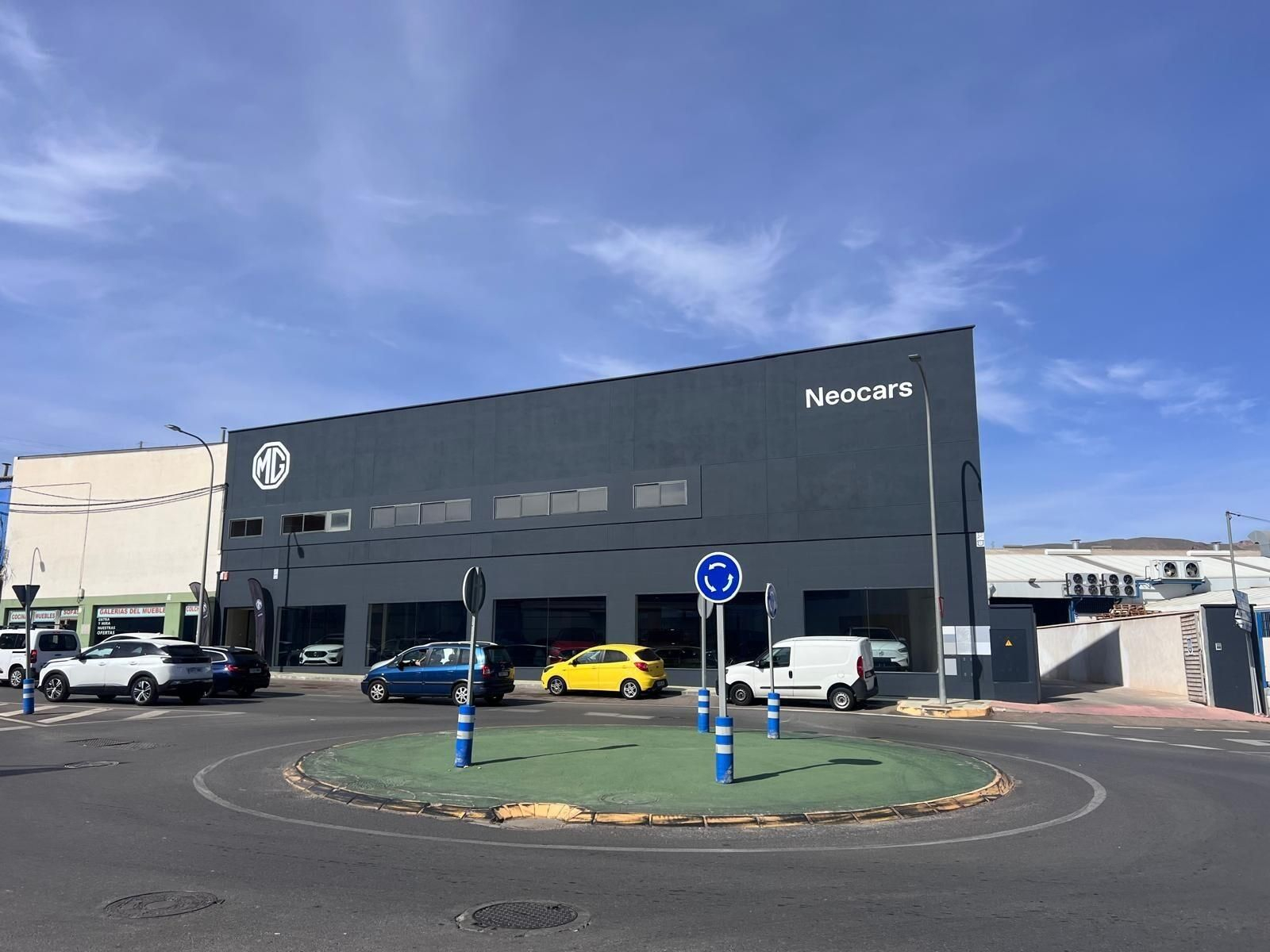 Fachada de Neocars.