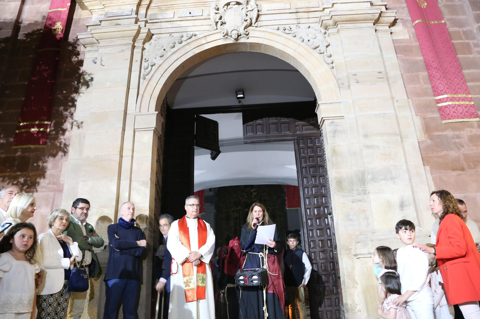 Domingo de Ramos en Montoro: El traslado del Cristo de las Penas, en fotografías