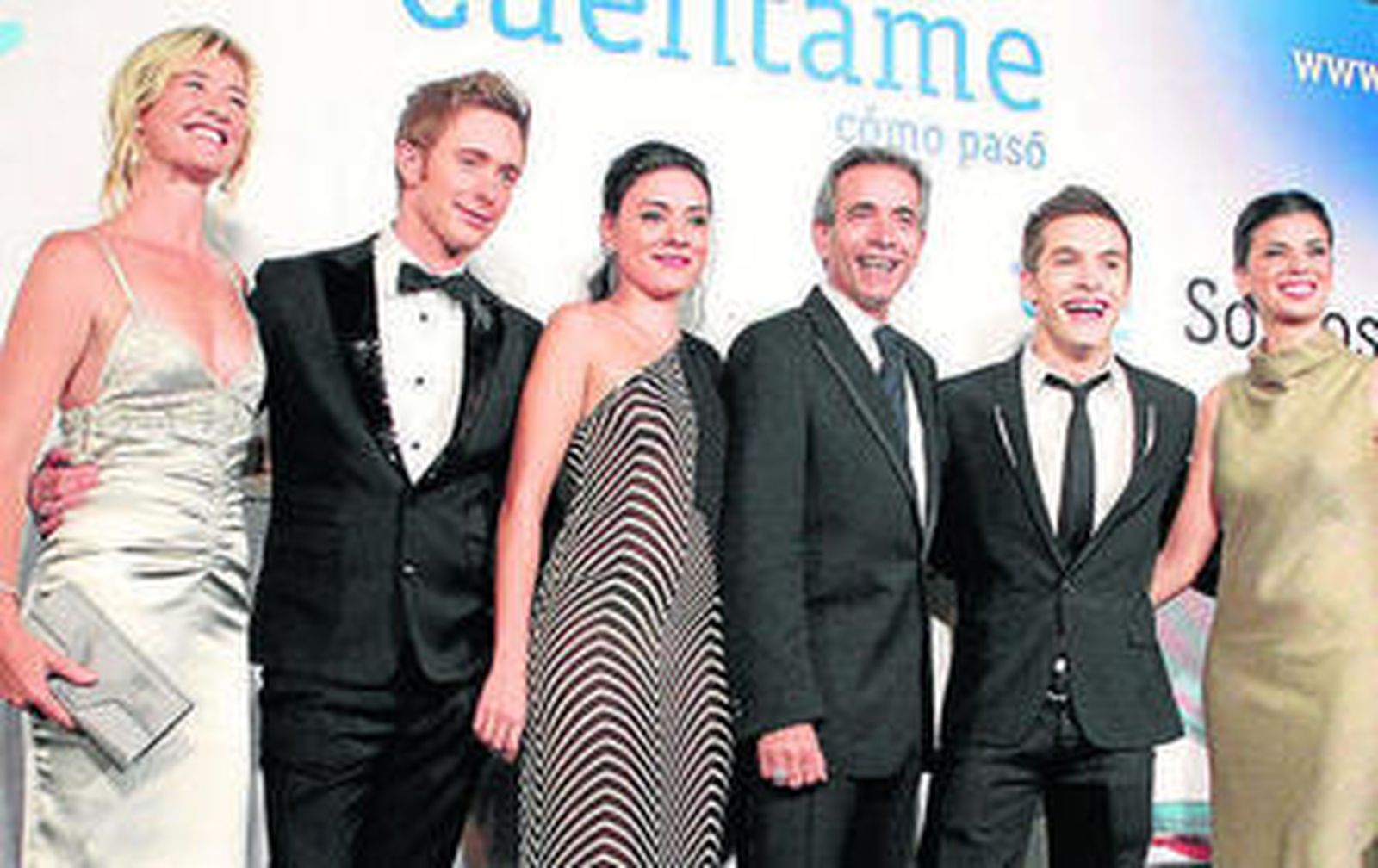 Los actores que interpretan a la familia Alcántara, en San Sebastián.